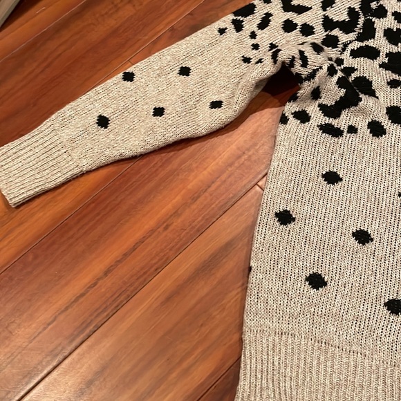 JOHN JENN SPOTTED V NECK SWEATER - Picture 4 of 12